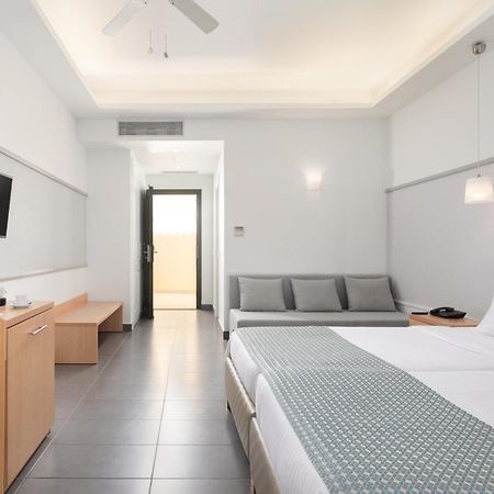 Sentido Apollo Palace Mesongí Eksteriør bilde A room at the hotel